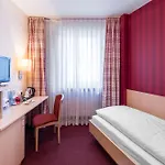 Deutsches Haus מלון 3*