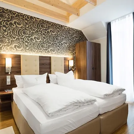 Hotel Deutsches Haus 3*