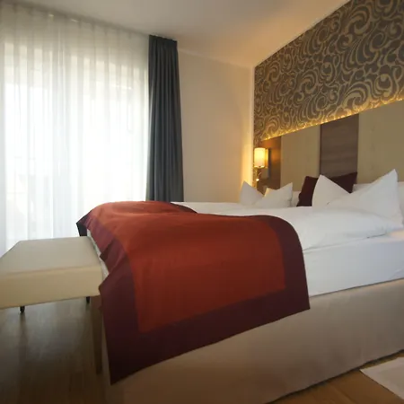 Deutsches Haus Ξενοδοχείο 3*