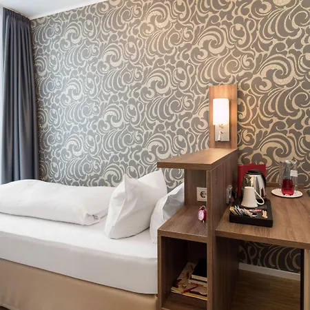 Отель Deutsches Haus 3*